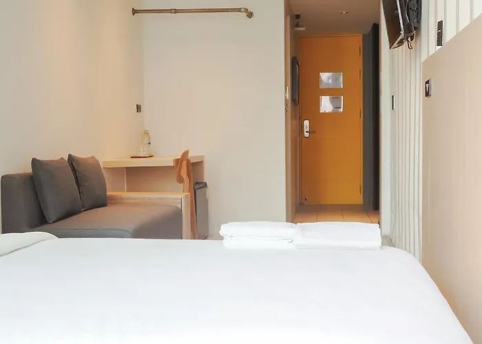 Sleep Box Sukhumvit 22